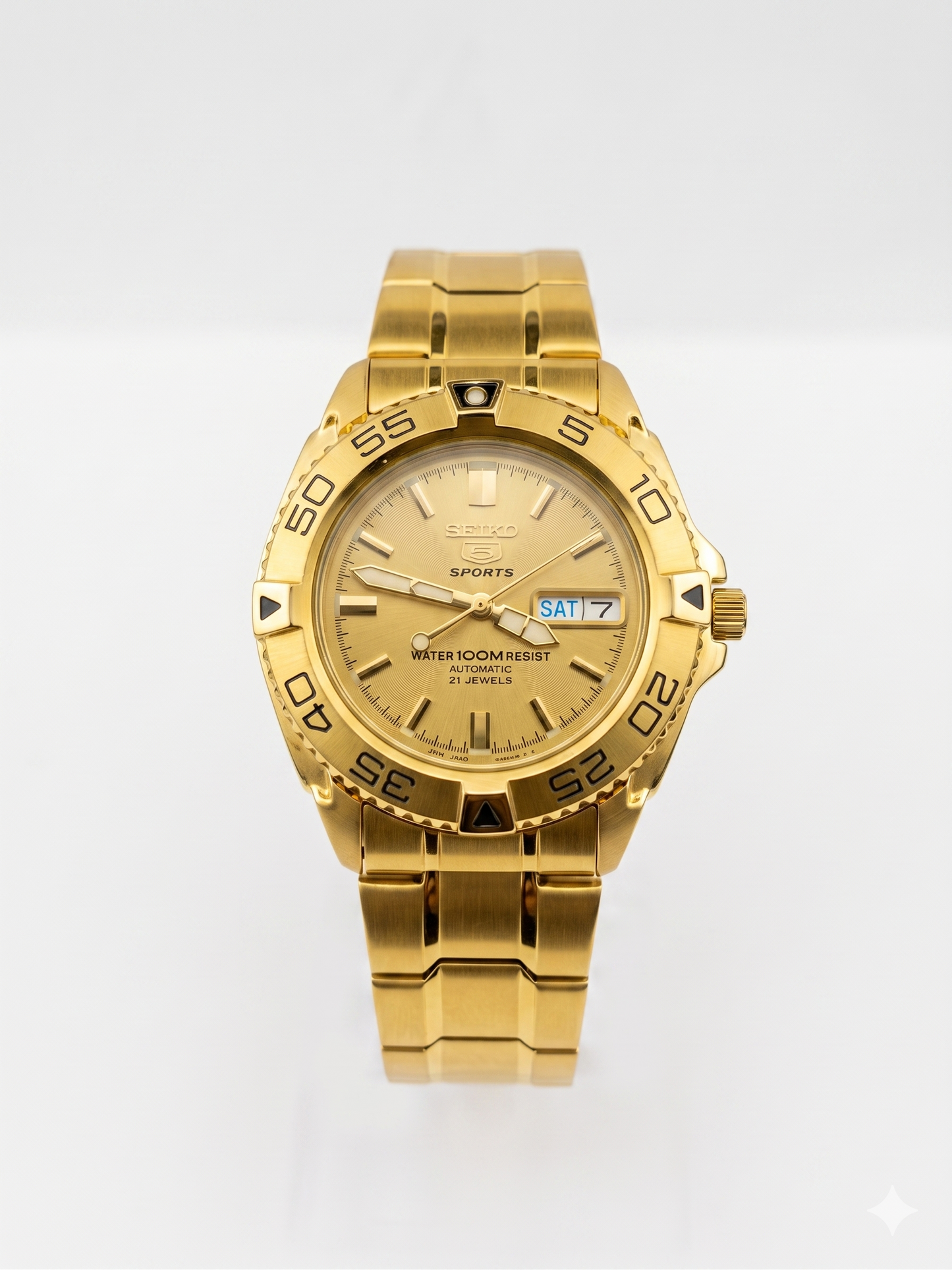 SEIKO 5 SPORTS SNZB26J1 GOLD DIAL - MEN'S AUTOMATIC